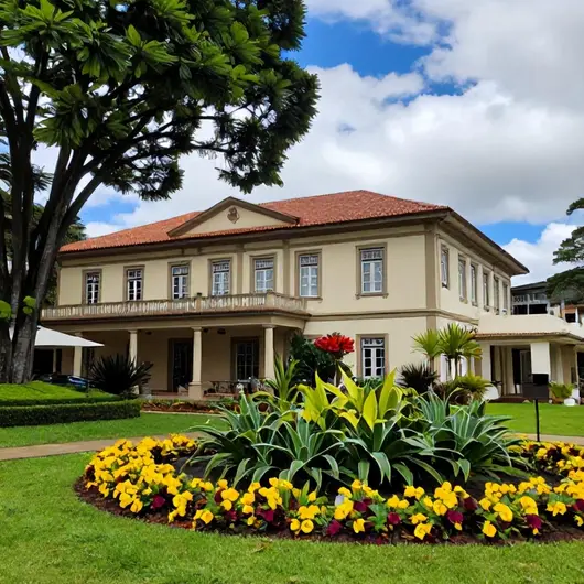 Descubra o Hotel Blumenau by Pires