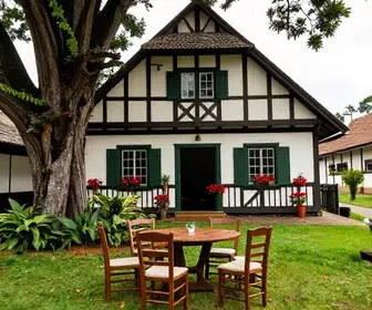 Onde se Hospedar em Blumenau: Opções para Grupos